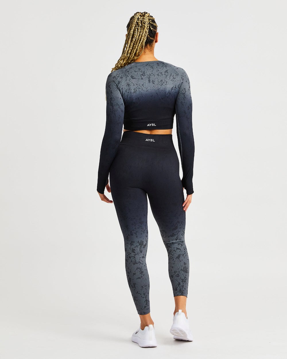 AYBL Flare Seamless Long Sleeve Crop Top Zwart | 6243910-YI