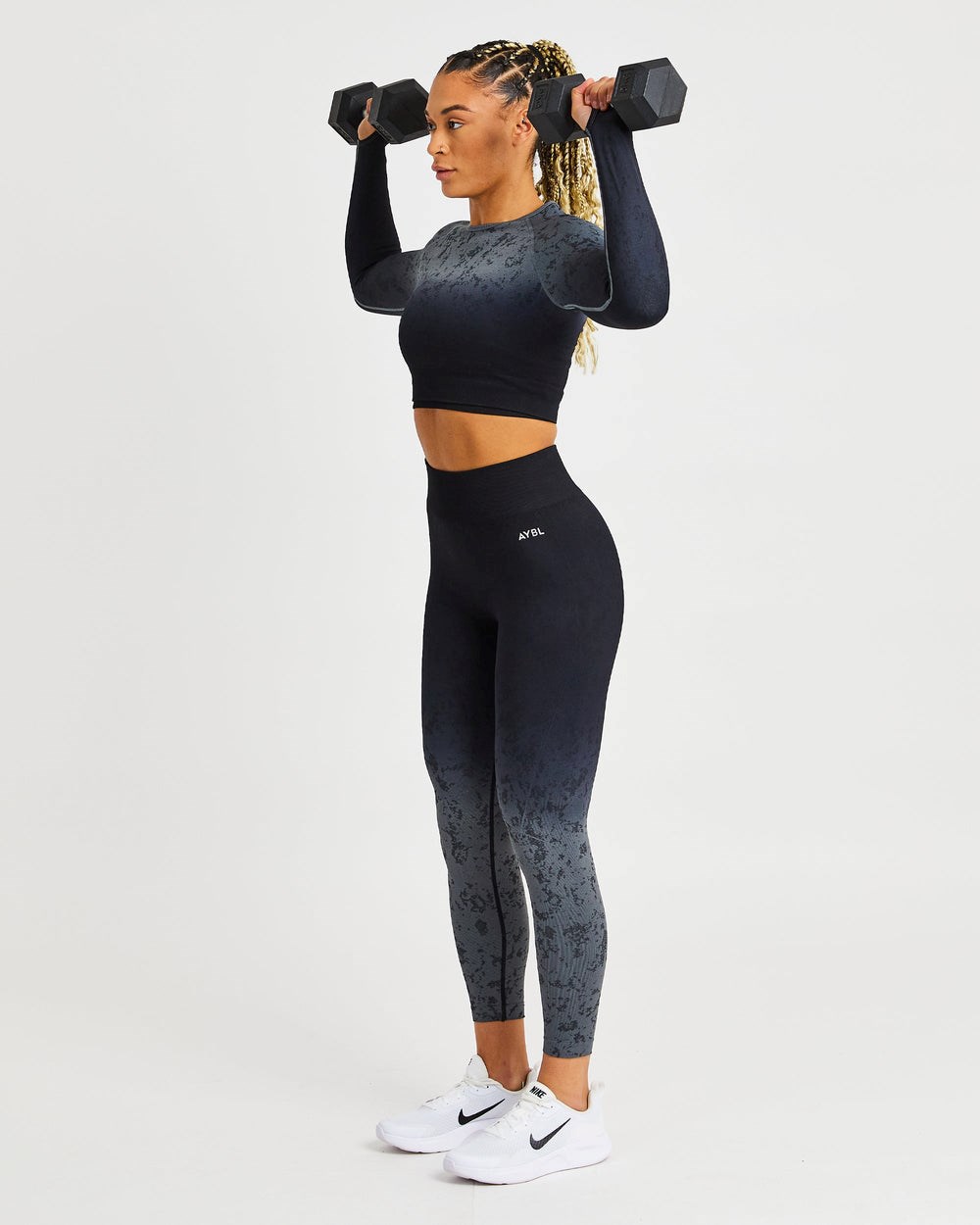 AYBL Flare Seamless Long Sleeve Crop Top Zwart | 6243910-YI