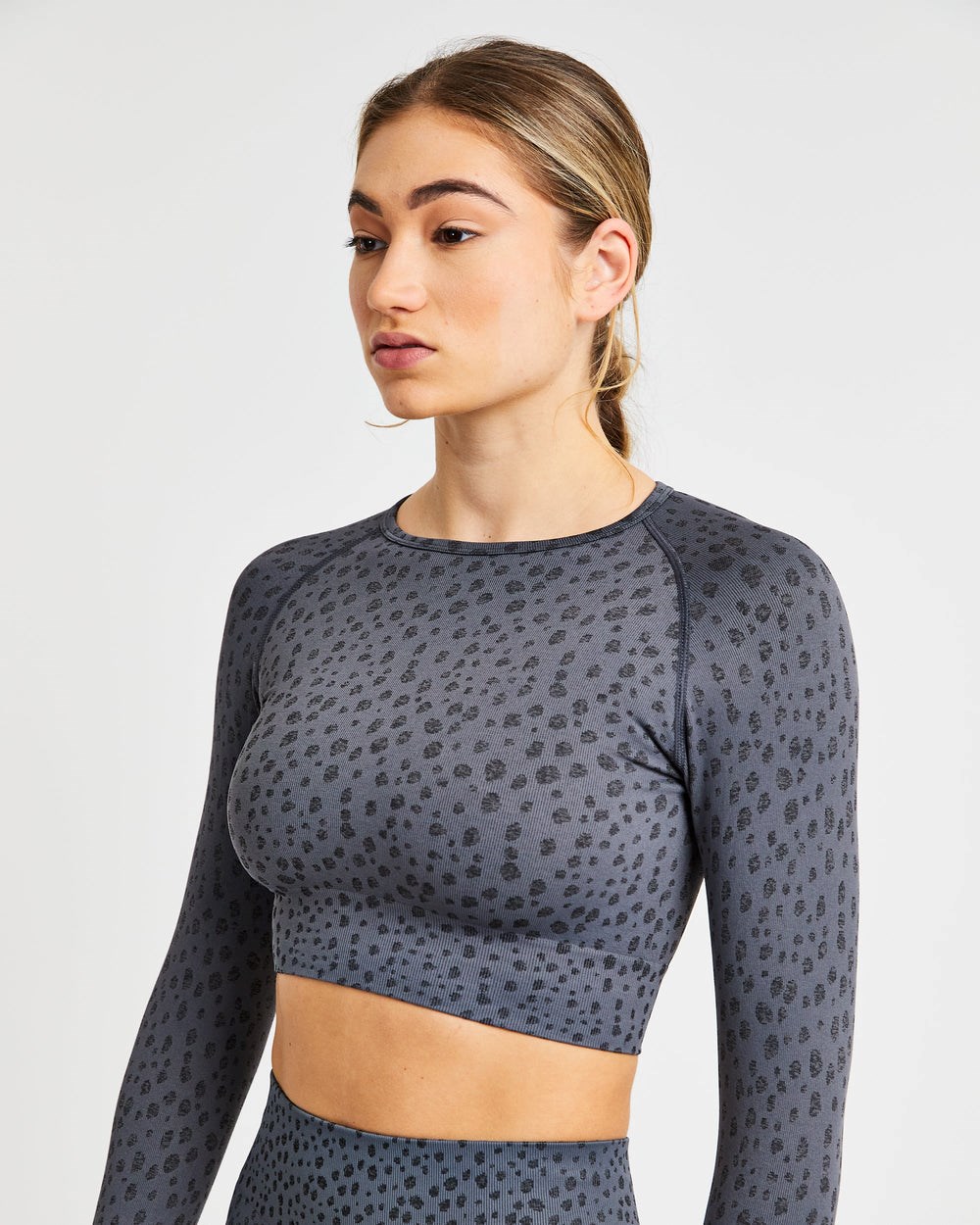 AYBL Evolve Speckle Seamless Long Sleeve Crop Top Charcoal | 7629305-BO