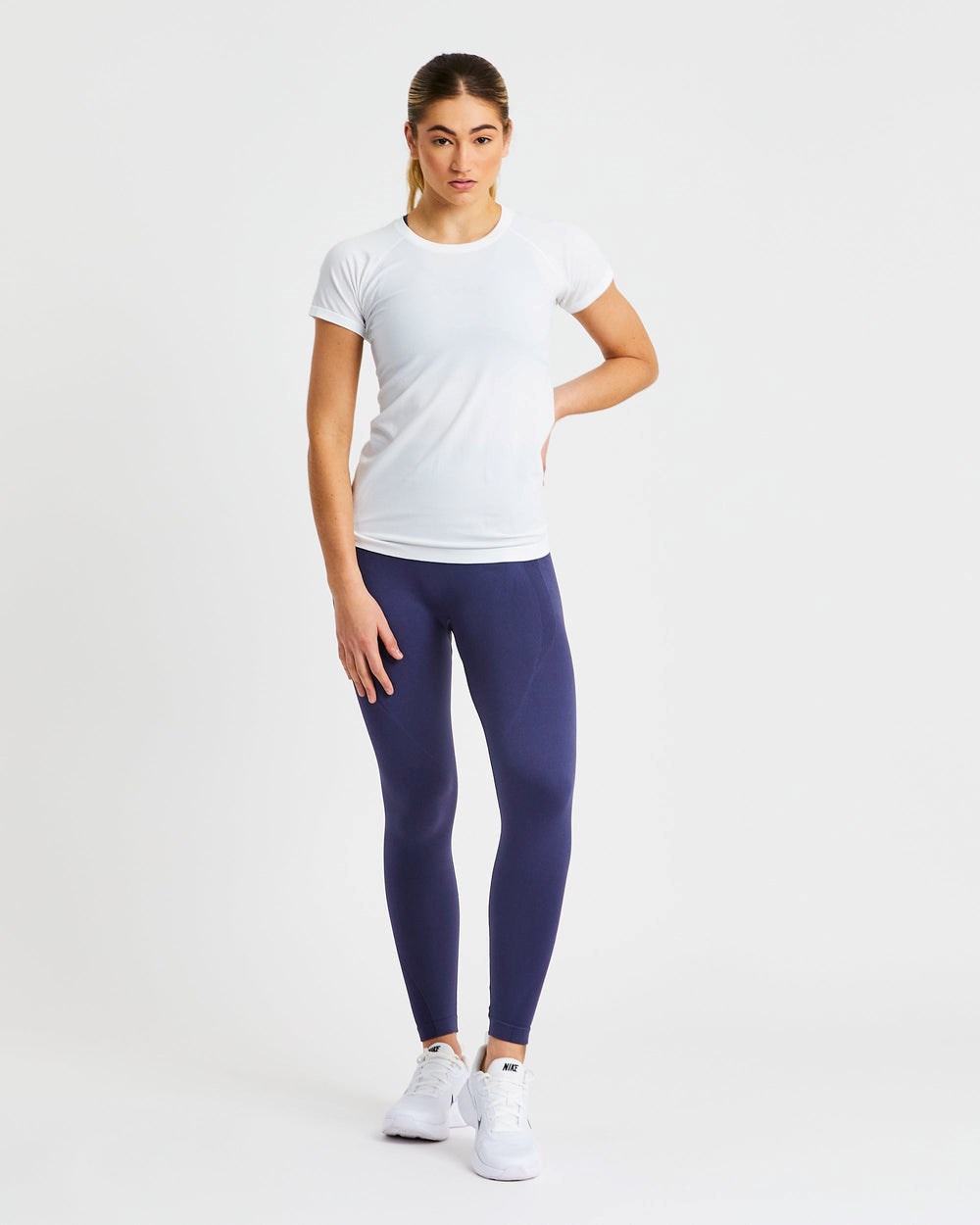 AYBL Embrace Seamless T Shirt Wit | 6042839-ON