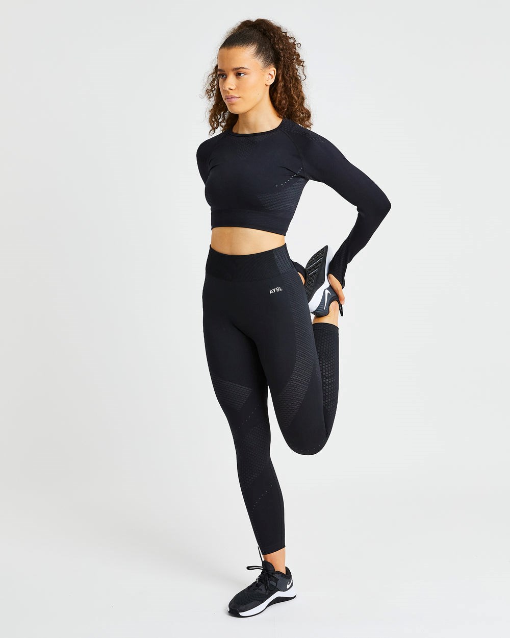 AYBL Ignite Seamless Long Sleeve Crop Top Zwart | 0432896-EZ