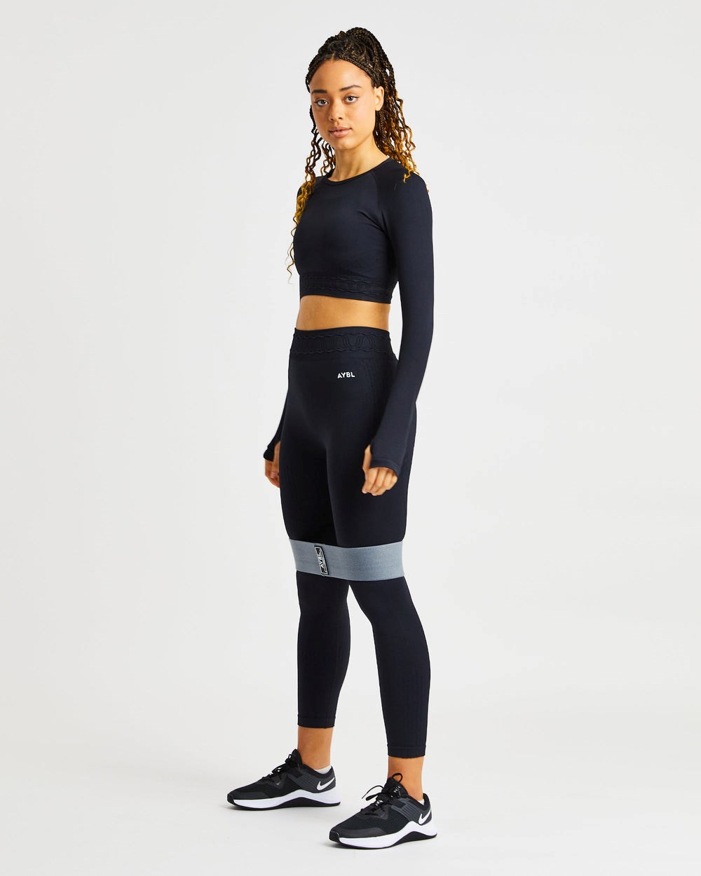 AYBL Elevate Seamless Long Sleeve Crop Top Zwart | 8623051-NQ