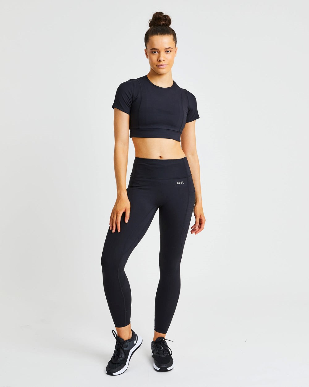 AYBL Pace Crop Top Zwart | 6953278-SN