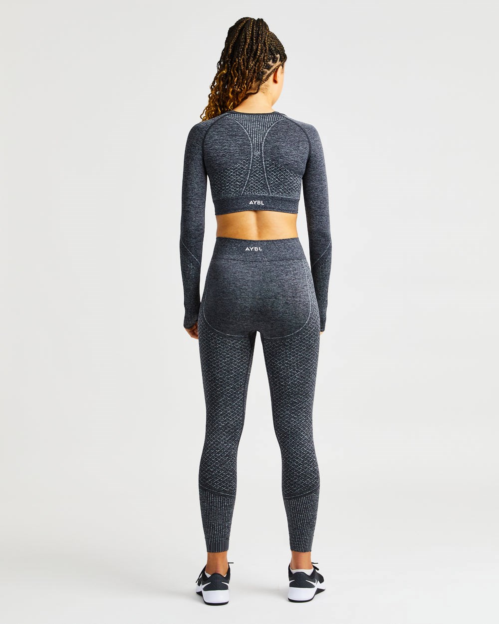 AYBL Impact Seamless Long Sleeve Crop Top Zwart | 8796041-QZ