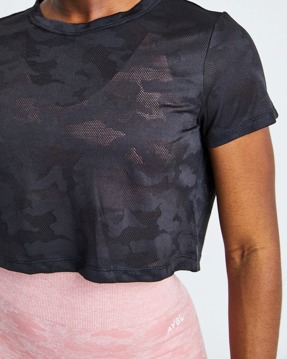 AYBL Evolve Camo Crop T Shirt Zwart | 2045367-XA