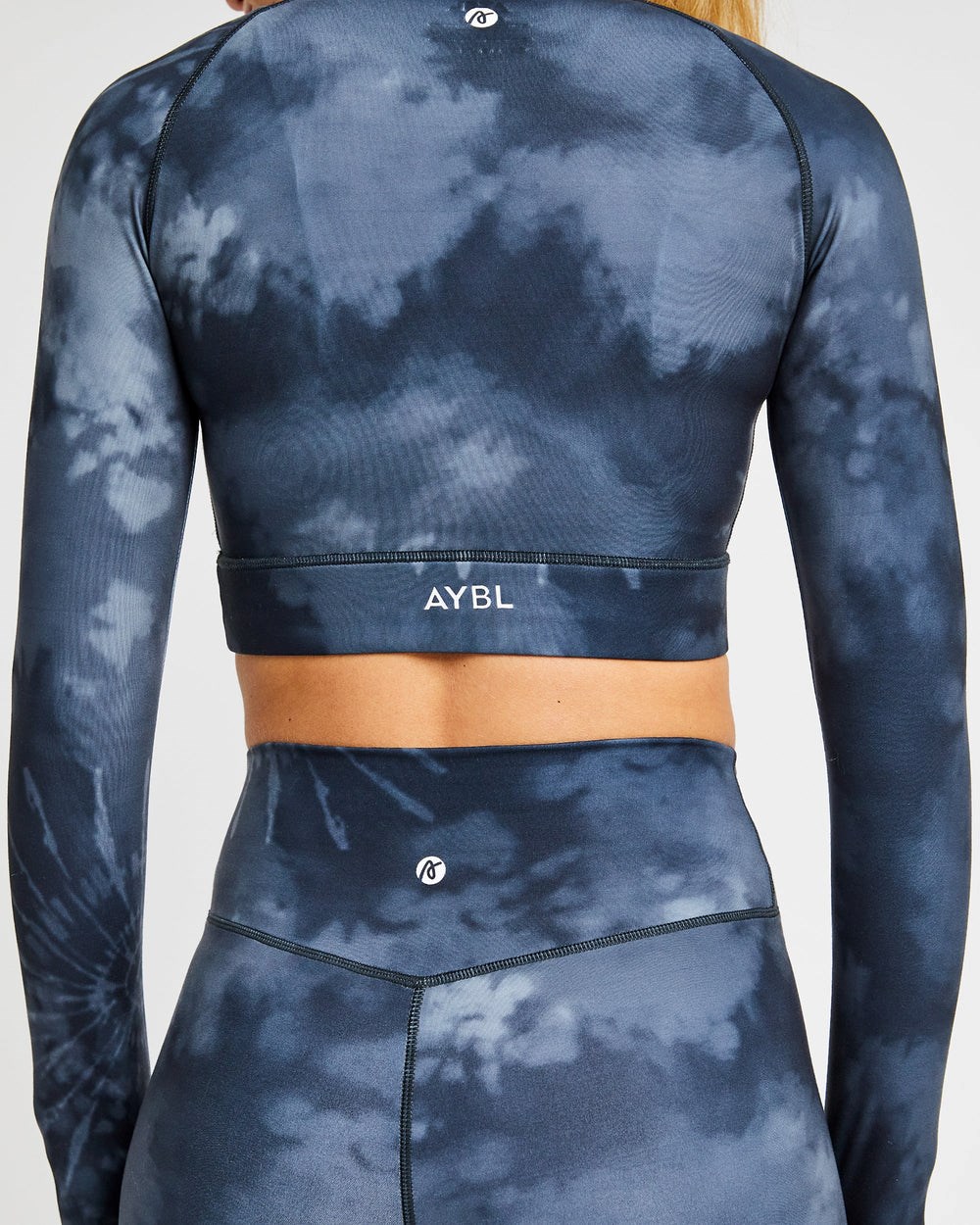 AYBL Core Long Sleeve Crop Top Zwart | 3461927-FW