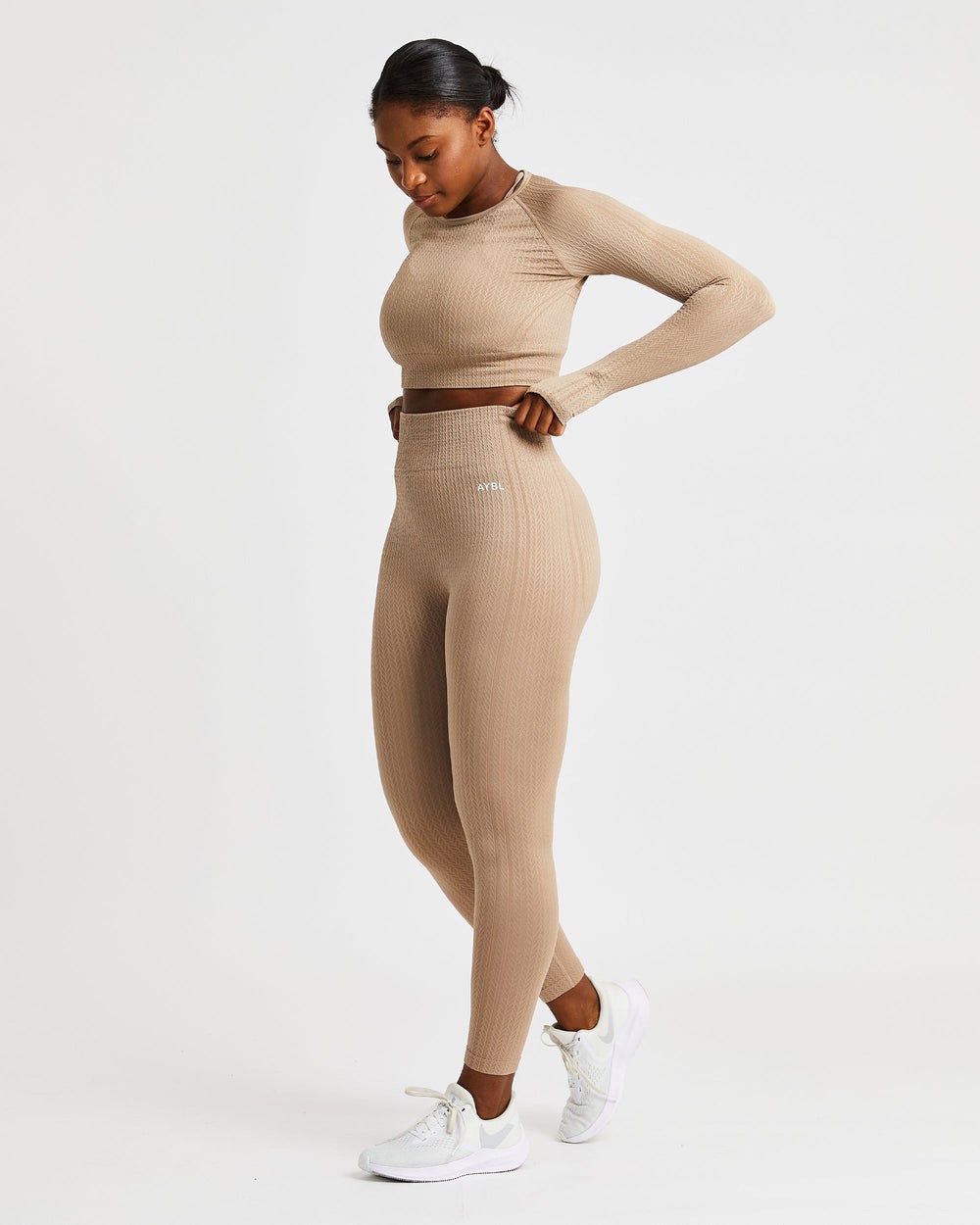 AYBL Luxe Seamless Long Sleeve Crop Top Mocha | 1089235-GM