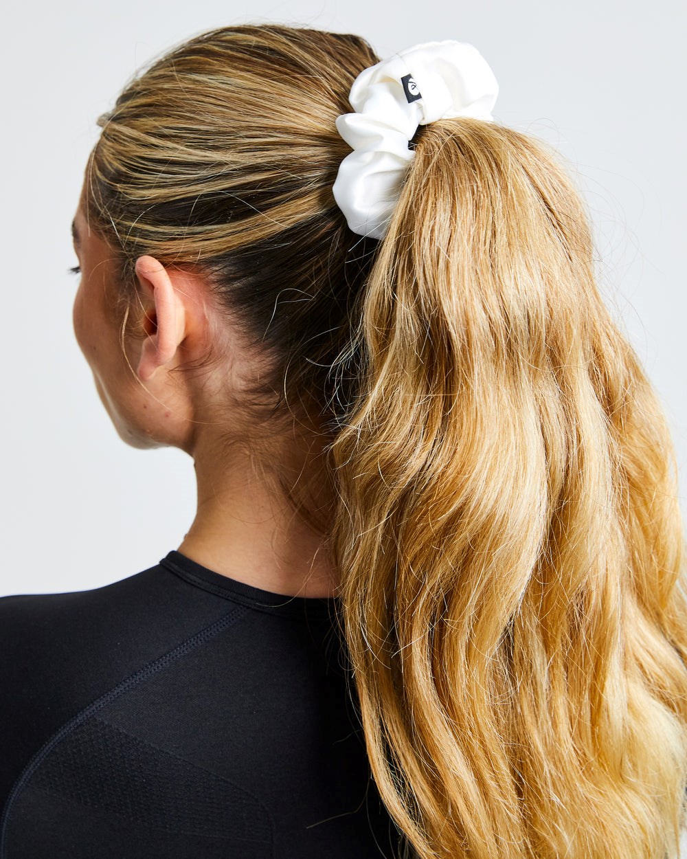 AYBL Scrunchie 4 Pack White/Black/Charcoal/Navy | 7051436-VT