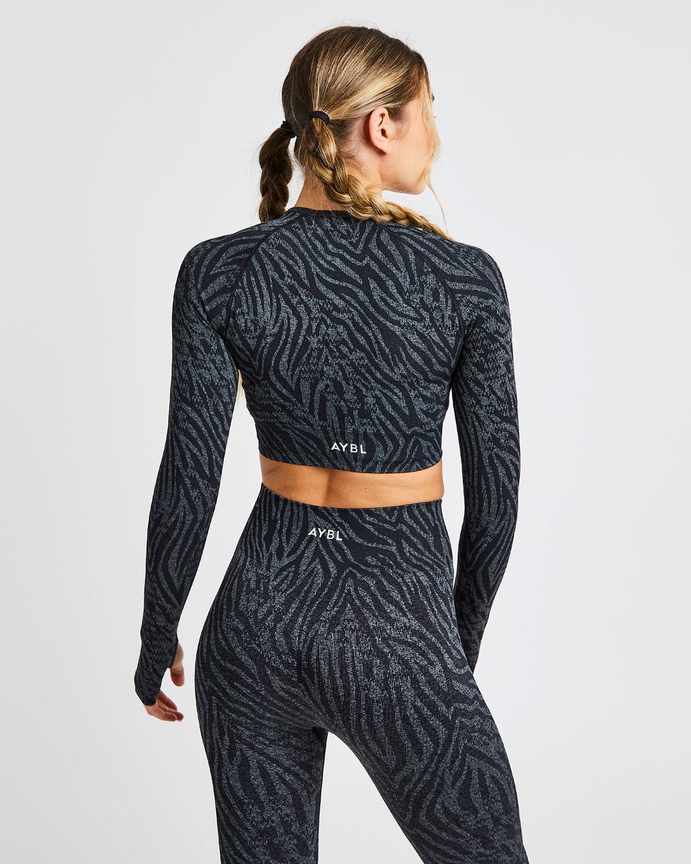 AYBL Evolve Animal Seamless Long Sleeve Crop Top Zwart | 6735140-SB