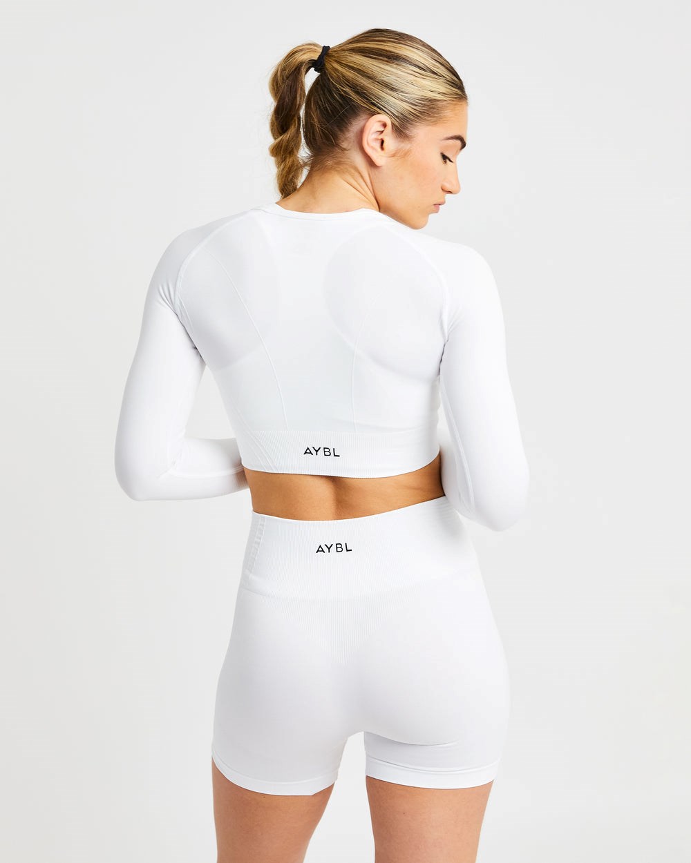 AYBL Balance V2 Seamless Long Sleeve Crop Top Wit | 4391862-UE