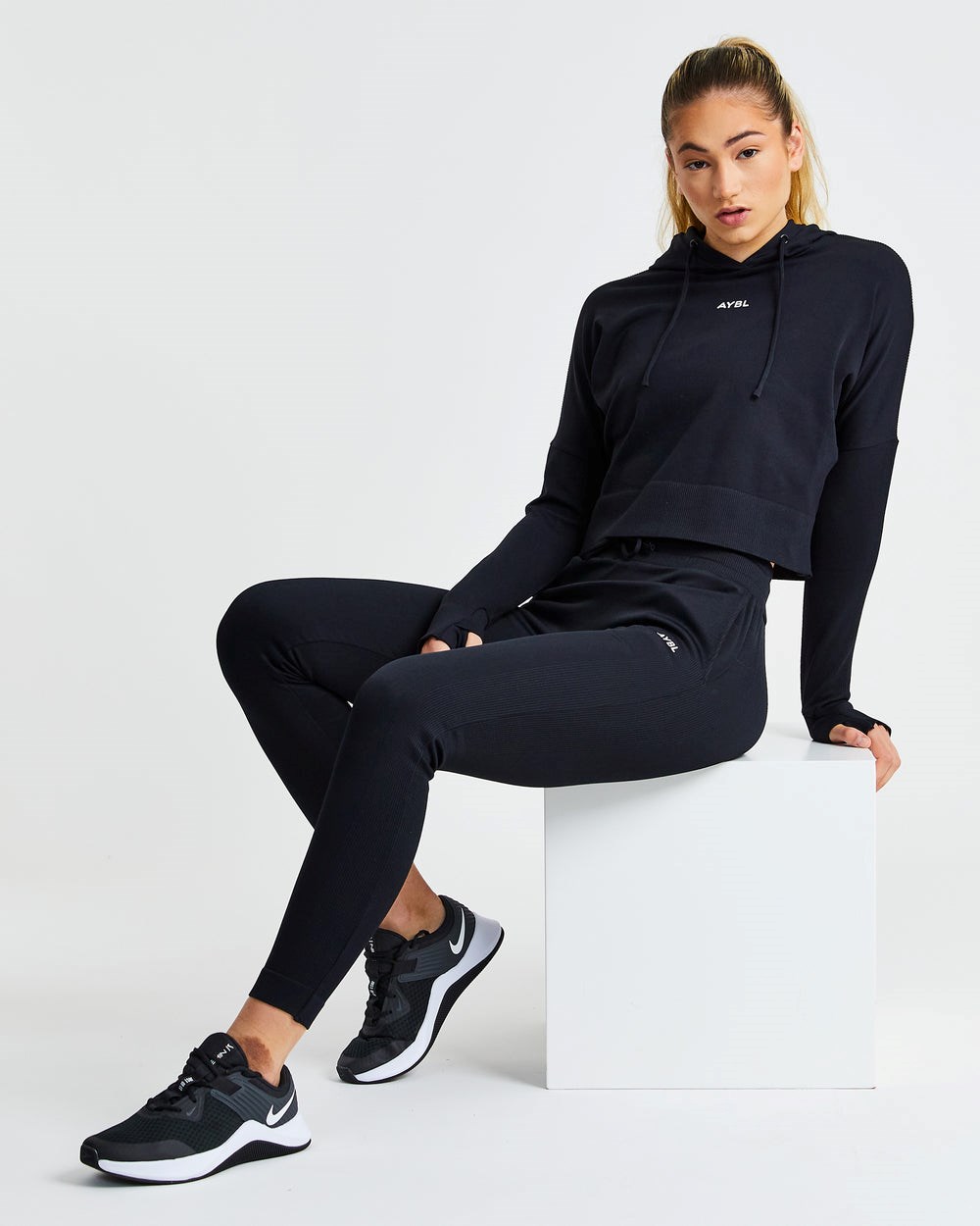 AYBL Recovery Joggers Zwart | 2571436-BD