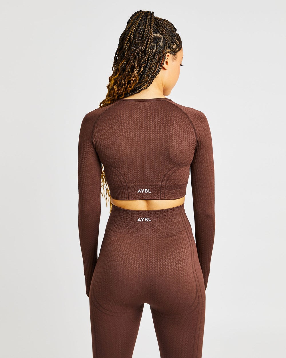 AYBL Luxe Seamless Long Sleeve Crop Top Bruin | 9608314-MG