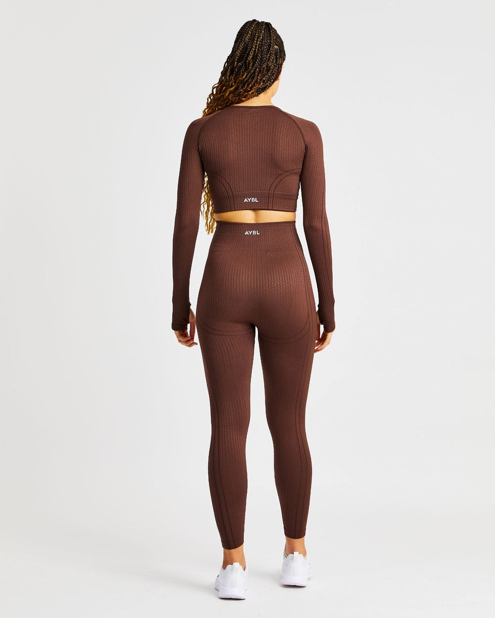 AYBL Luxe Seamless Long Sleeve Crop Top Bruin | 9608314-MG