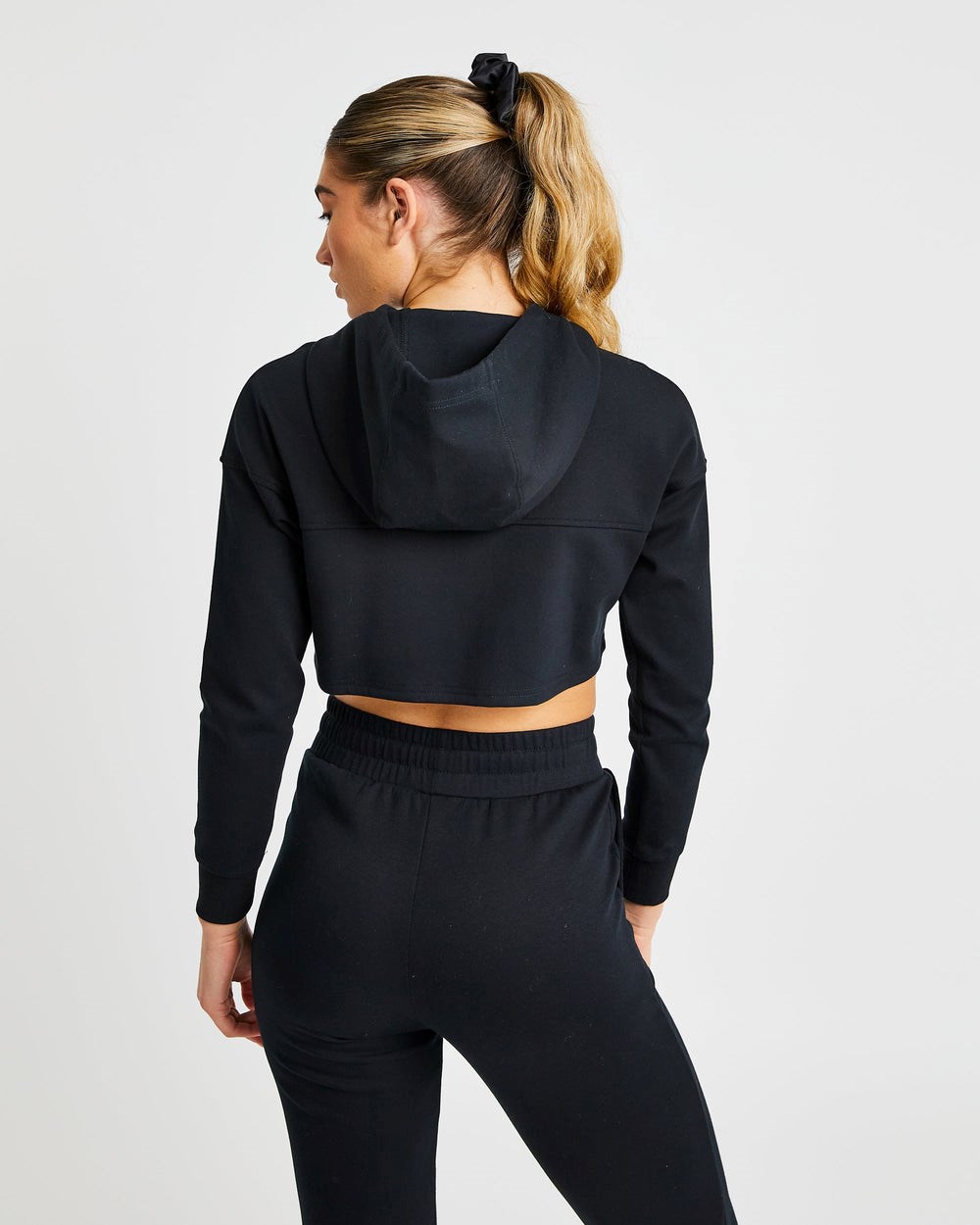 AYBL Everyday Cutout Crop Hoodie Zwart | 2148709-JD