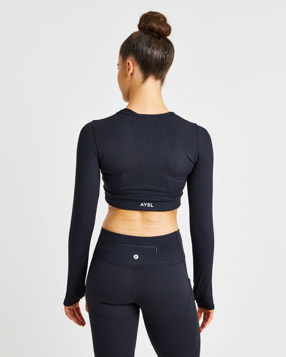 AYBL Pace Long Sleeve Crop Top Zwart | 1673945-ZI