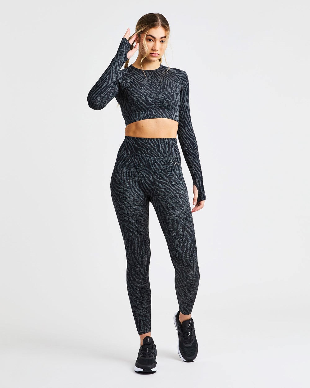 AYBL Evolve Animal Seamless Long Sleeve Crop Top Zwart | 0681735-ZA