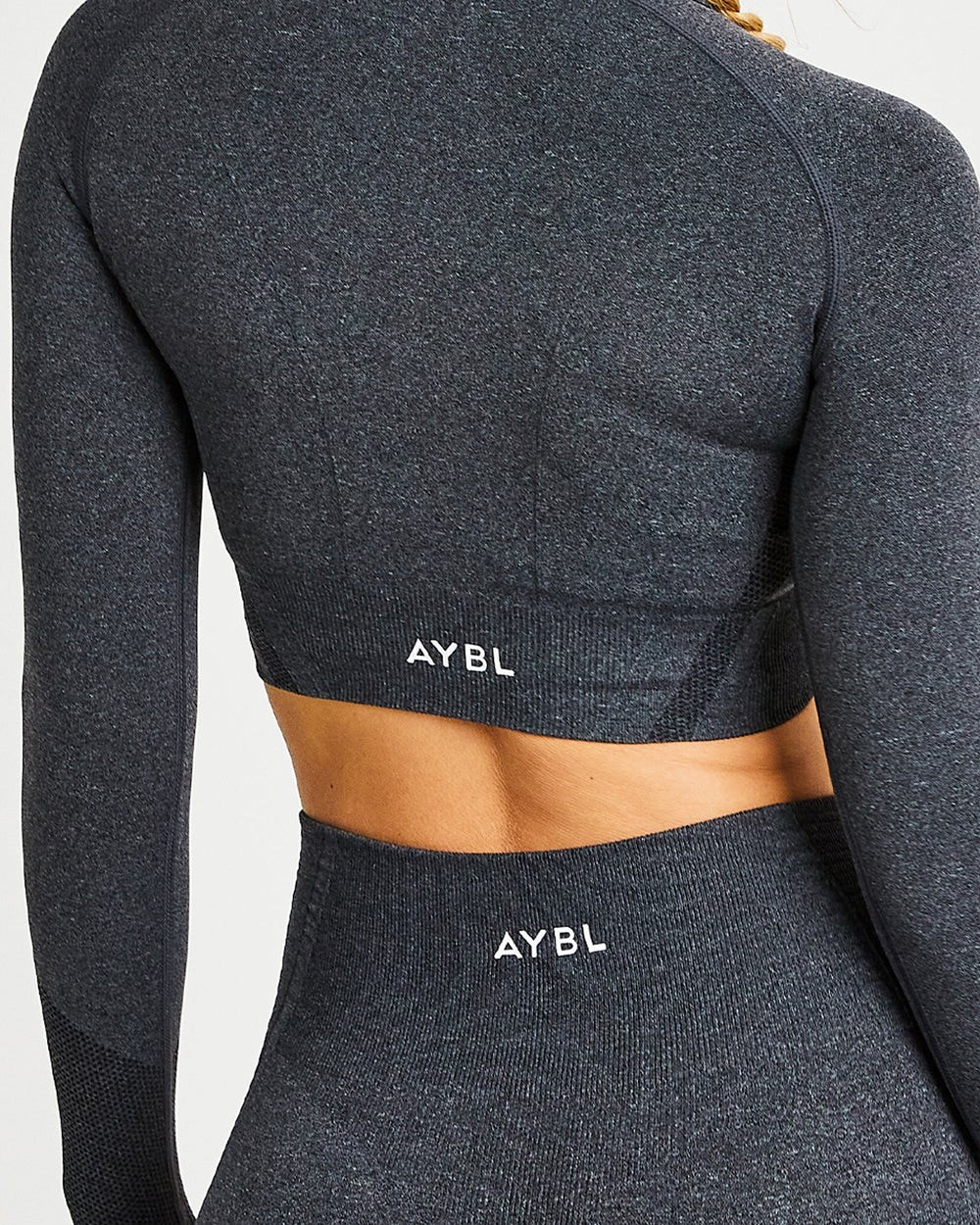 AYBL Balance V2 Seamless Long Sleeve Crop Top Zwart | 9078546-OY