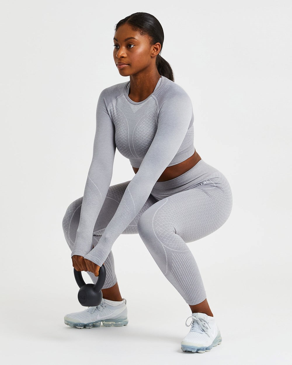 AYBL Impact Seamless Long Sleeve Crop Top Grijs | 7921630-WF