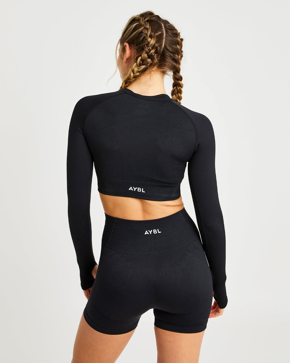 AYBL Balance V2 Seamless Long Sleeve Crop Top Zwart | 3986407-AW