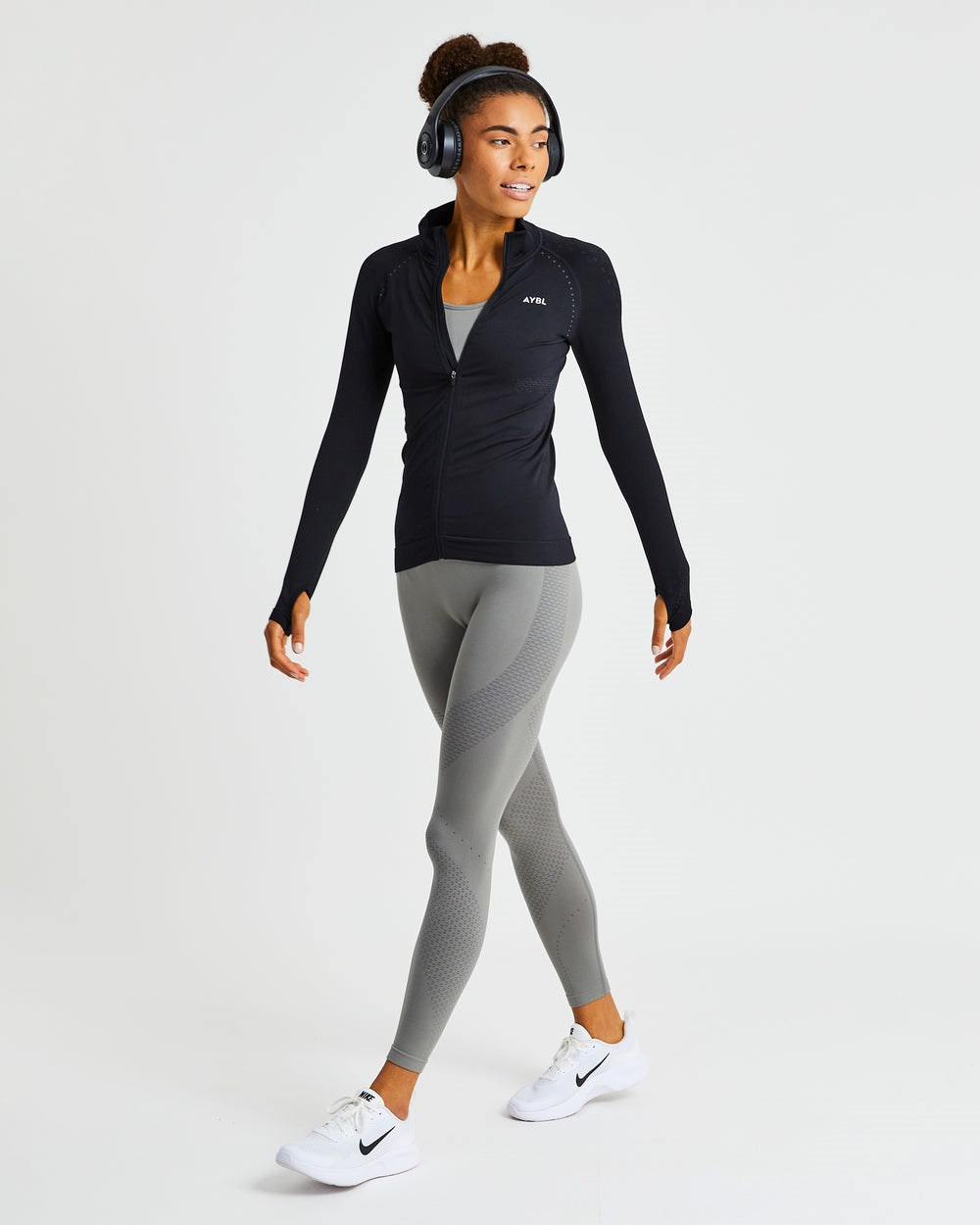 AYBL Ignite Seamless Zip Jacket Zwart | 3816924-VI