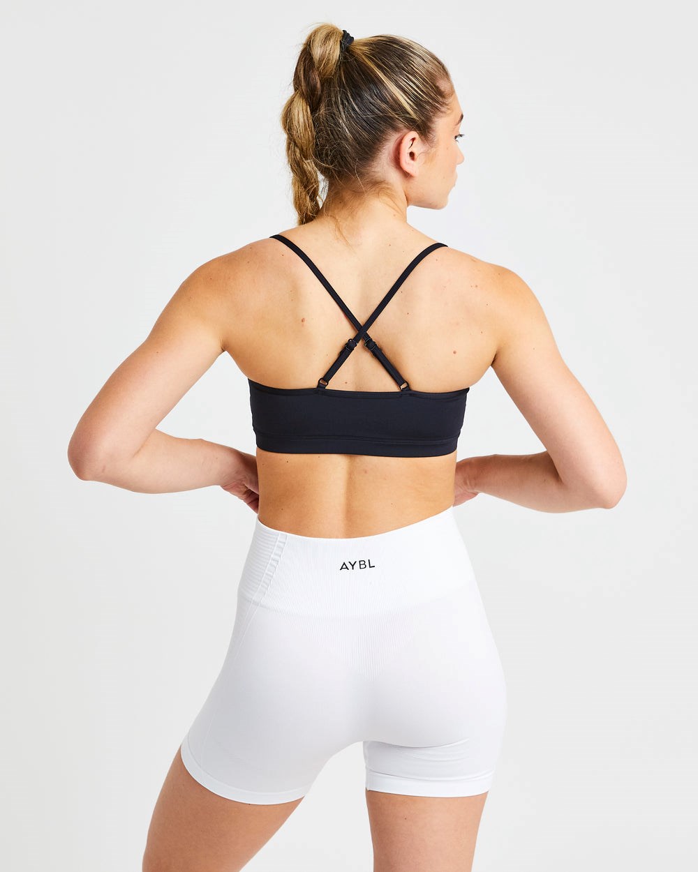 AYBL Essential V Neck Sports Bra Zwart | 2041876-XM