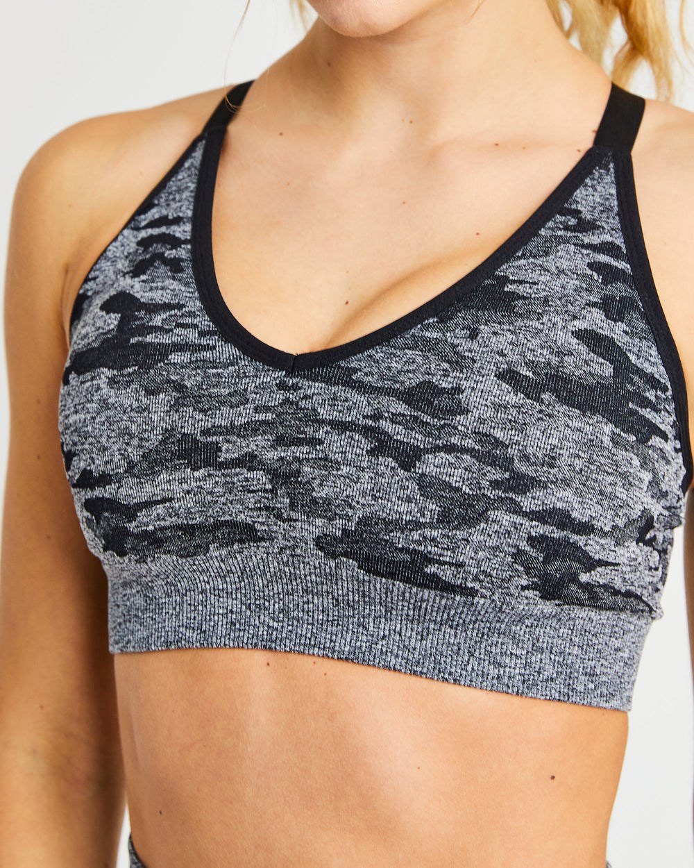 AYBL Evolve Camo Seamless Sports Bra Zwart | 4605321-AB