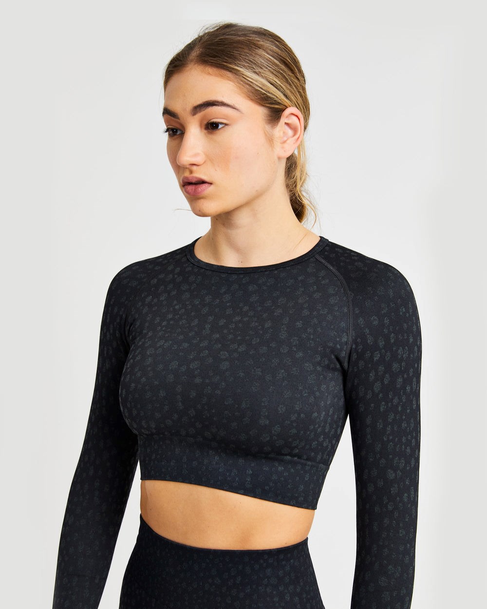 AYBL Evolve Speckle Seamless Long Sleeve Crop Top Zwart | 7295348-TH