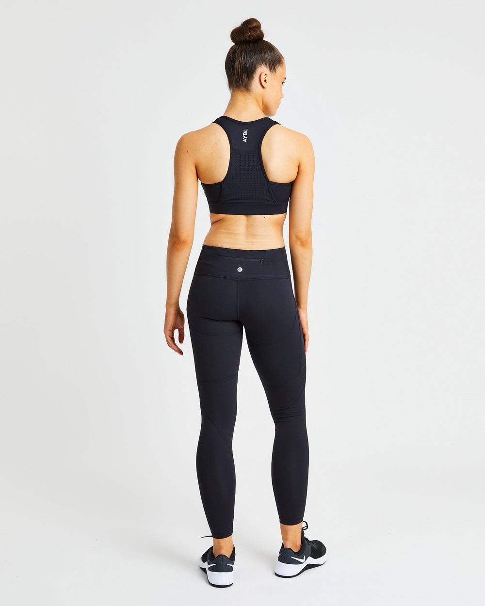 AYBL Pace Sports Bra Zwart | 5237649-UJ