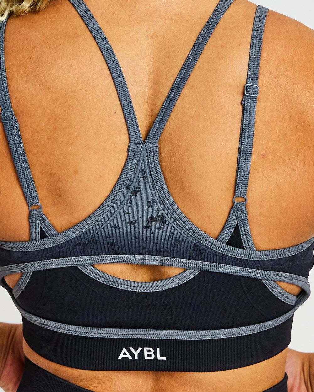 AYBL Flare Seamless Sports Bra Zwart | 2087163-WZ