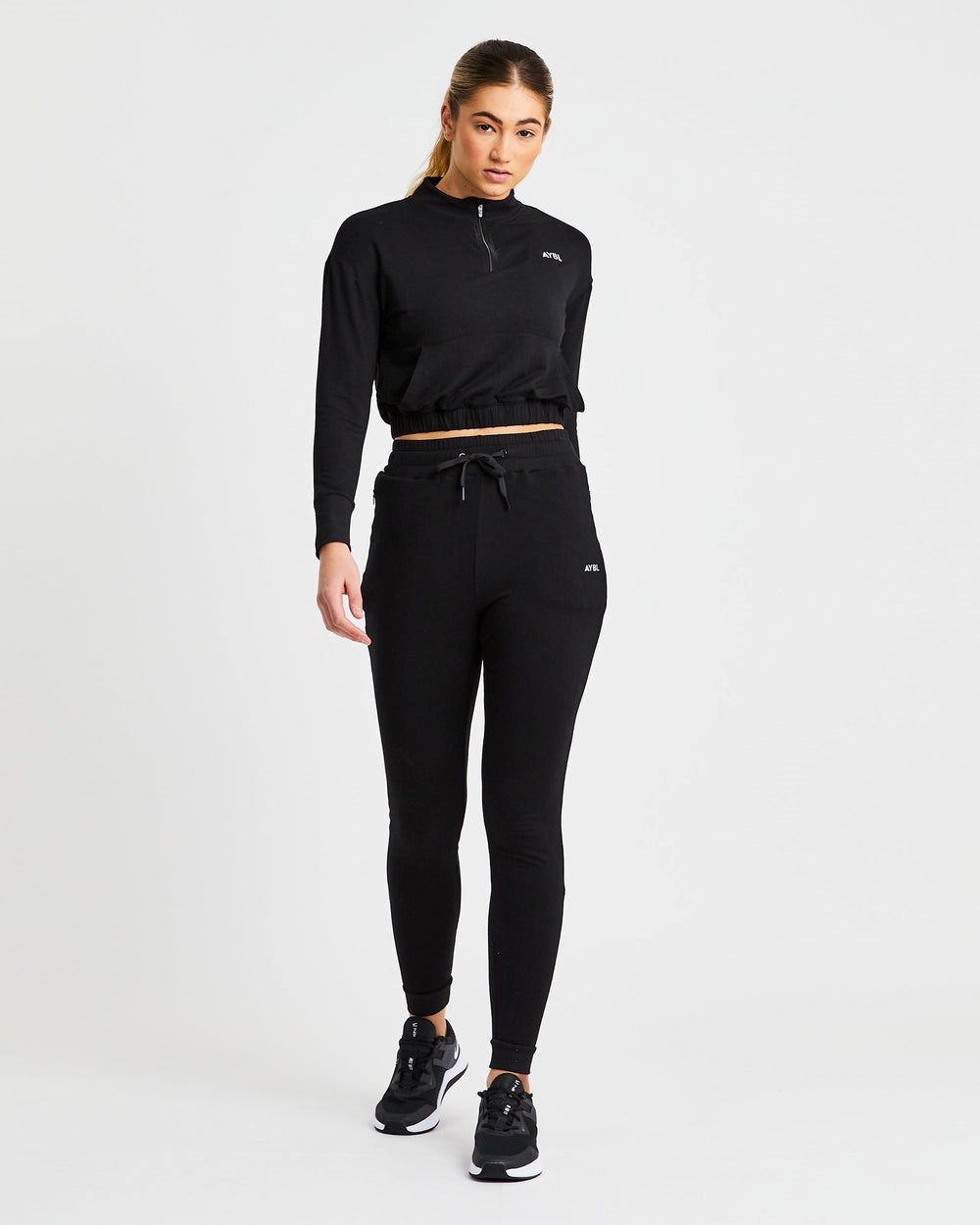 AYBL Studio Joggers Zwart | 2410953-XY